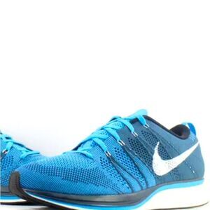 Mens FLYKNIT TRAINER  SQUADRON BLUE-WHITE SZ 10 US 44 EUR 532984-414 excellent